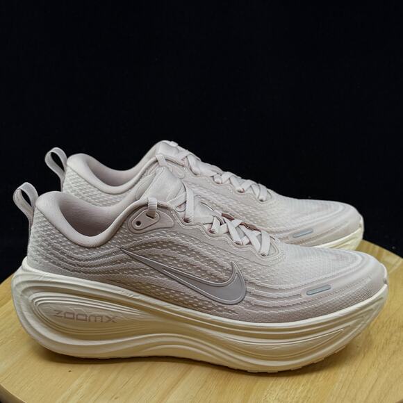 NEW Nike Vomero Plus Size 10 Women Silt Red Platinum Pink Chalk NBY HV8154-605 - Picture 4 of 9